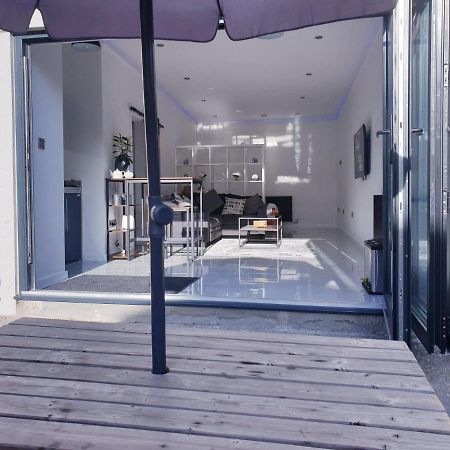 The Studio, Luxury Modern Apartment In The South Hams, Stunning Walks On The Doorstep, A 20 Minute Drive To The Beautiful Sandy Beaches, Quiet Courtyard Setting, Shops, Bars And Restaurants A Short Walk Away! Айвибридж Экстерьер фото